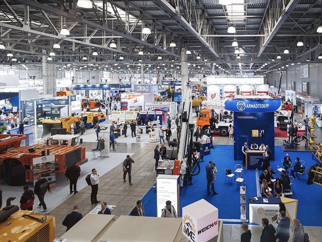 ​​LANHI подземная буровая установка: яркая презентация на выставке MiningWorld Russia！